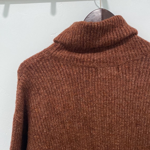 Old Navy Rust Knit Turtle Neck Sweater - Picture 7 of 7